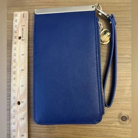 mark. 12 Place Credit Card Wristlet Wallet - Picture 6 of 9